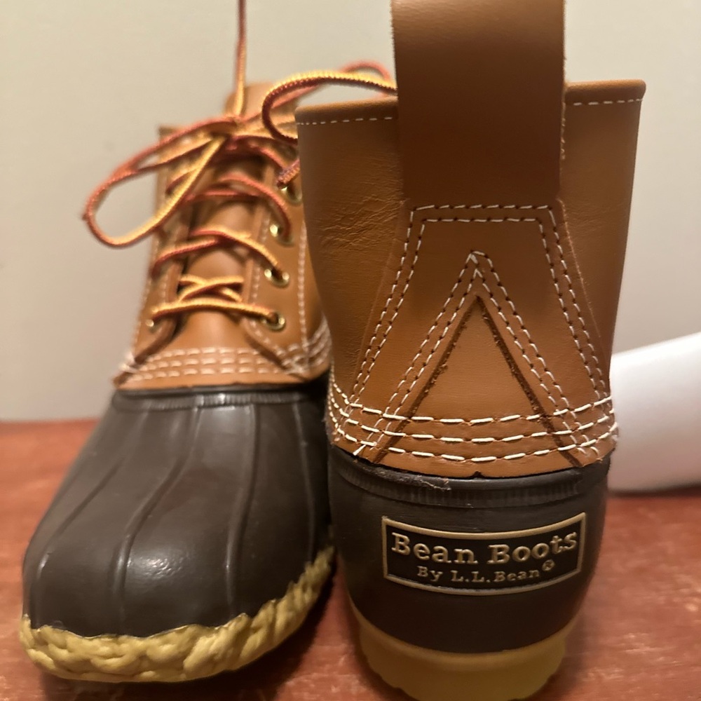 L.L. Bean Men’s  Brown and Tan Ankle Booties - Picture 8 of 11